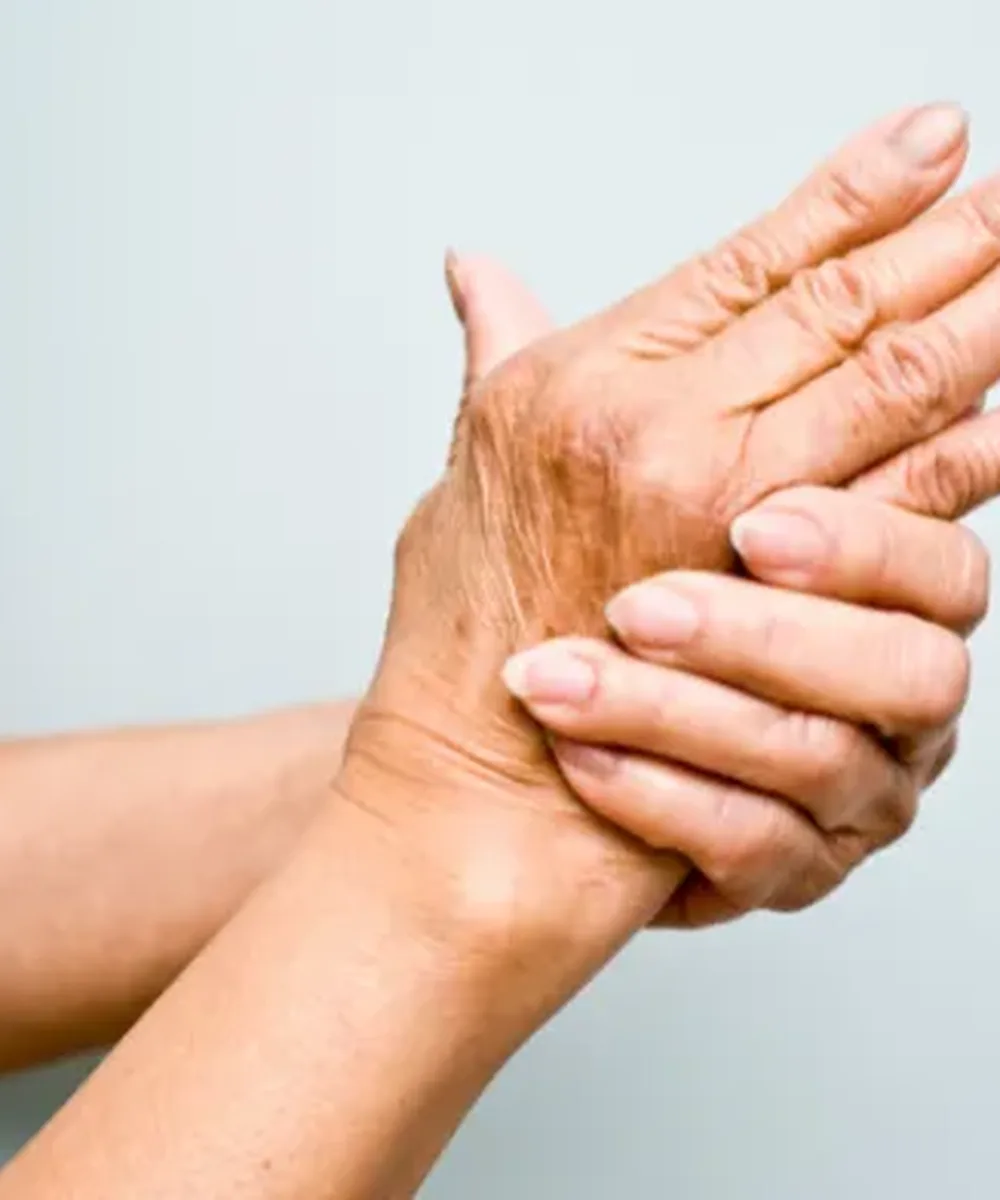 A Doctor of Physical Therapy evaluating arthritis at Zone Physical Therapy in Greer, SC