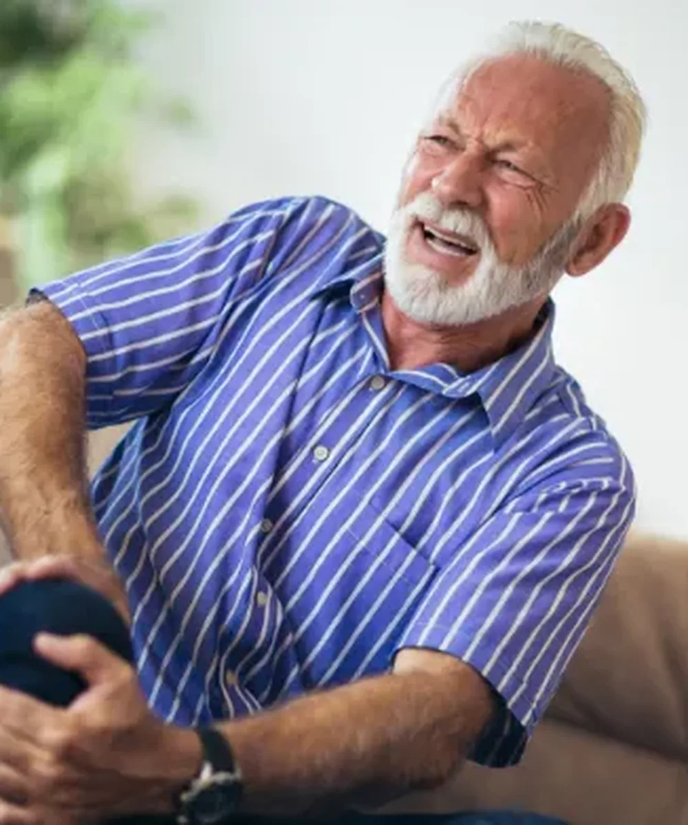 A Doctor of Physical Therapy evaluating chronic pain at Zone Physical Therapy in Greer, SC